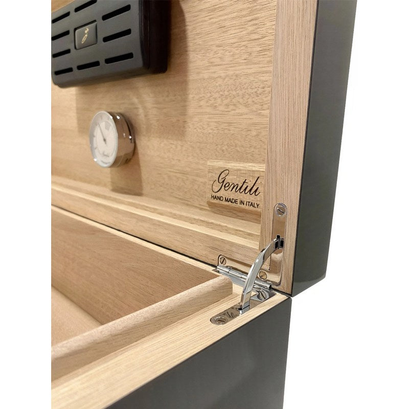 Umidor Black 70 Charutos - Mercado de Luxo - O Maior E-Commerce de Bens, Produtos e Serviços de Luxo do Brasil.