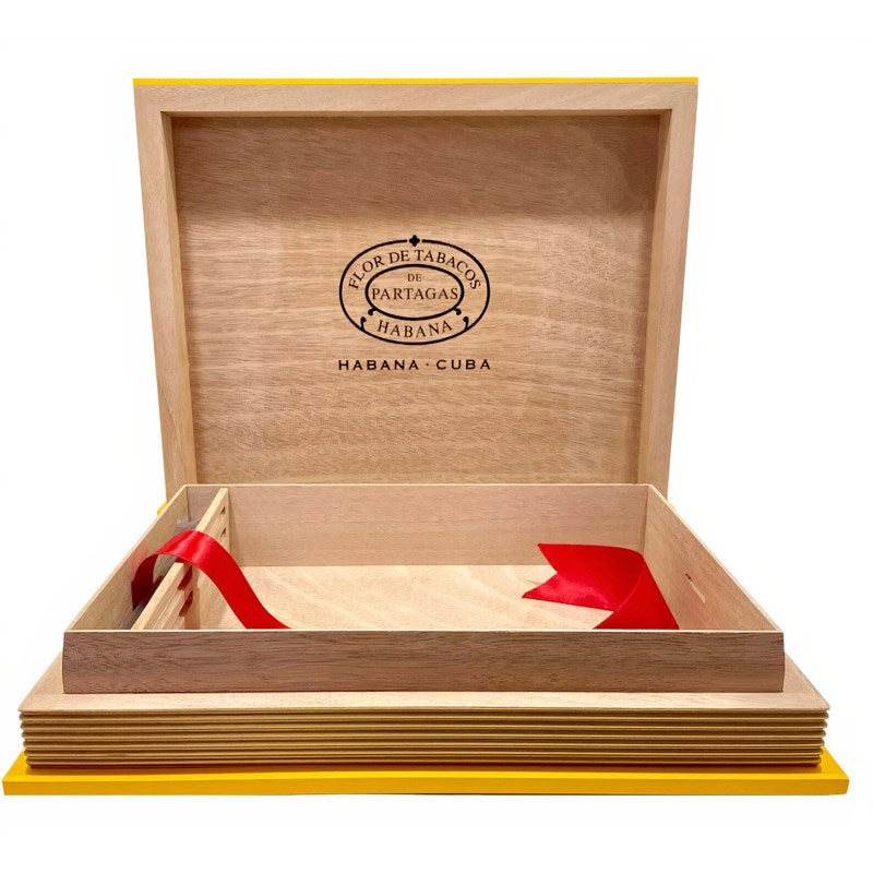 Umidor em forma de livro Partagas - Mercado de Luxo - O Maior E-Commerce de Bens, Produtos e Serviços de Luxo do Brasil.