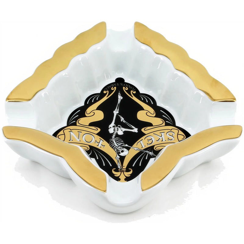 Cinzeiro para charutos Porcelana pintada a ouro - Mercado de Luxo - O Maior E-Commerce de Bens, Produtos e Serviços de Luxo do Brasil.