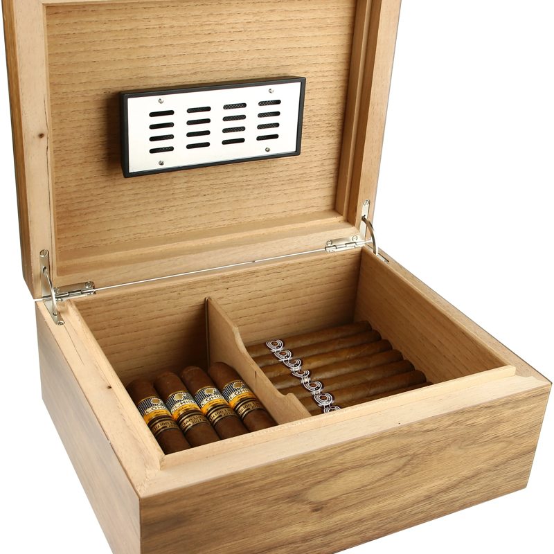 Umidor Pegasus 50 Charutos - Mercado de Luxo - O Maior E-Commerce de Bens, Produtos e Serviços de Luxo do Brasil.