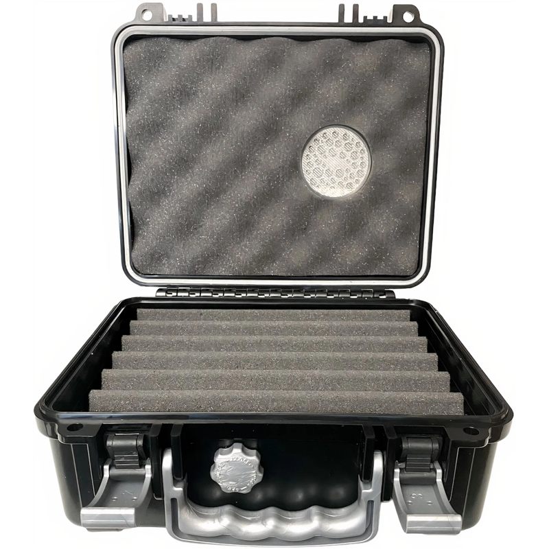 Umidificador de viagem plástico preto 20 charutos (225XI) - Mercado de Luxo - O Maior E-Commerce de Bens, Produtos e Serviços de Luxo do Brasil.