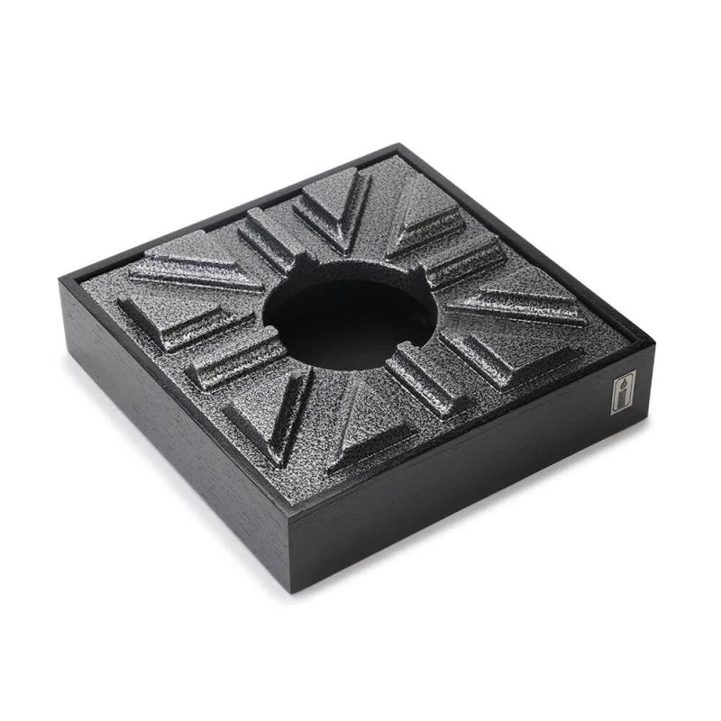 Cinzeiro de Metal Premium 001 - Prata - Mercado de Luxo - O Maior E-Commerce de Bens, Produtos e Serviços de Luxo do Brasil.