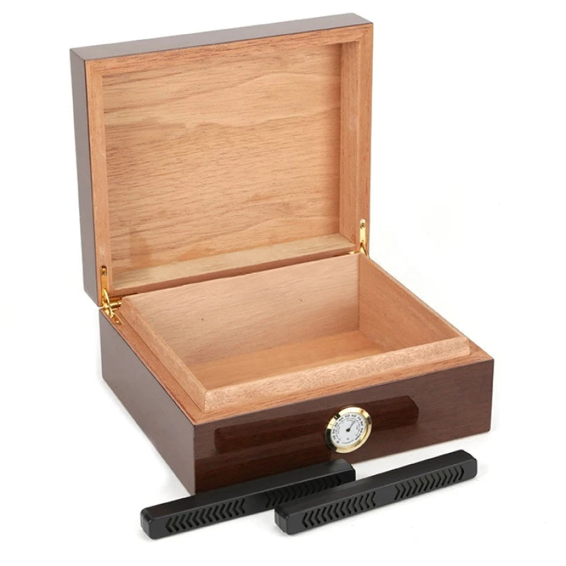 Umidor para 44 Charutos - Mercado de Luxo - O Maior E-Commerce de Bens, Produtos e Serviços de Luxo do Brasil.