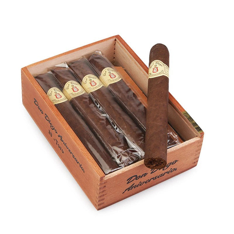 Charuto Aniversario Toro - Caixa com 10 - Mercado de Luxo - O Maior E-Commerce de Bens, Produtos e Serviços de Luxo do Brasil.