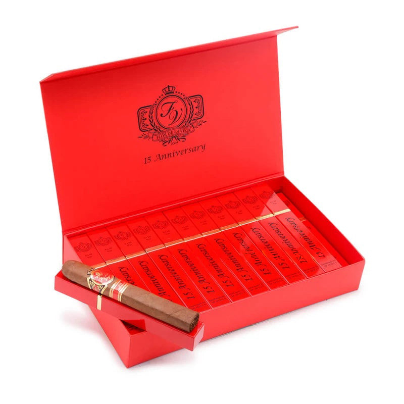 Charuto 15 Anniversary - Caixa com 24 - Mercado de Luxo - O Maior E-Commerce de Bens, Produtos e Serviços de Luxo do Brasil.