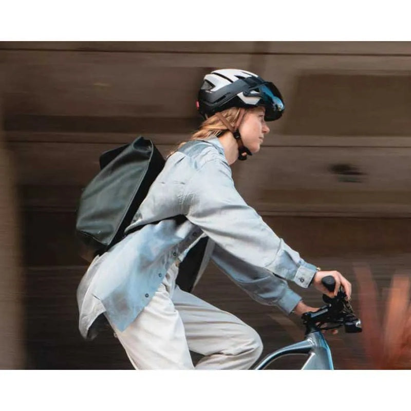 Capacete urbano Itineraire Evo - Mercado de Luxo - O Maior E-Commerce de Bens, Produtos e Serviços de Luxo do Brasil.