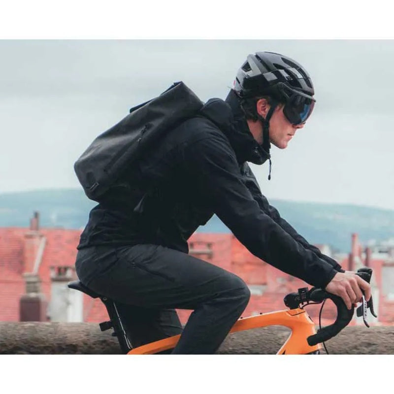 Capacete urbano Itineraire Evo - Mercado de Luxo - O Maior E-Commerce de Bens, Produtos e Serviços de Luxo do Brasil.