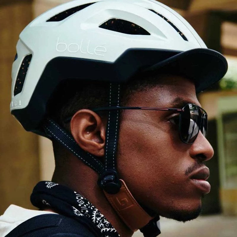 Capacete urbano Haki React MIPS - Mercado de Luxo - O Maior E-Commerce de Bens, Produtos e Serviços de Luxo do Brasil.