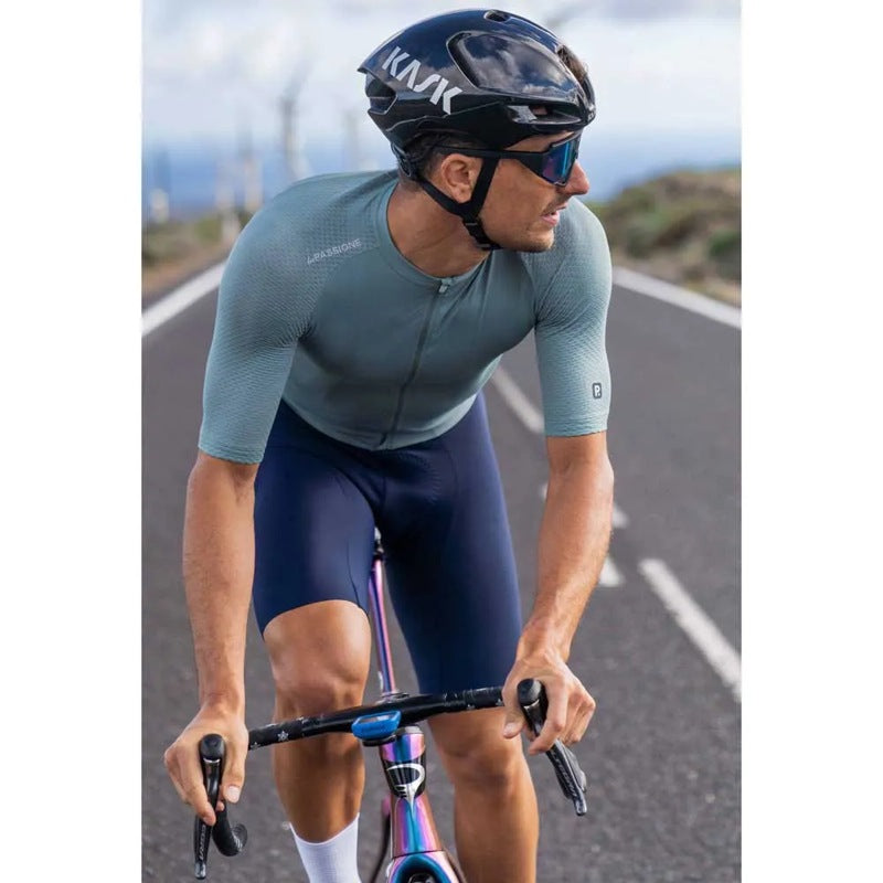 Capacete Utopia Y - Mercado de Luxo - O Maior E-Commerce de Bens, Produtos e Serviços de Luxo do Brasil.