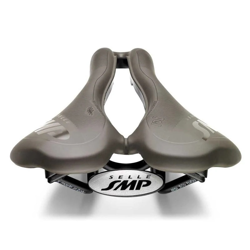 Selim VT 30 C Gel Gravel Carbon Rail - Mercado de Luxo - O Maior E-Commerce de Bens, Produtos e Serviços de Luxo do Brasil.