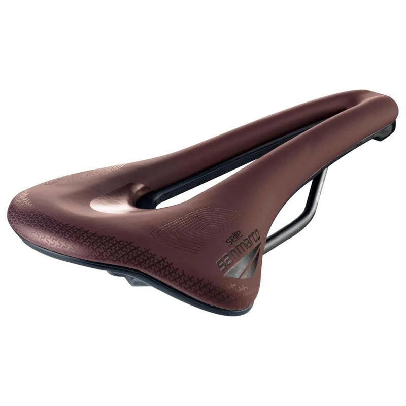 Selim ShortFit 2.0 Supercomfort Open-Fit Racing Wide - Mercado de Luxo - O Maior E-Commerce de Bens, Produtos e Serviços de Luxo do Brasil.