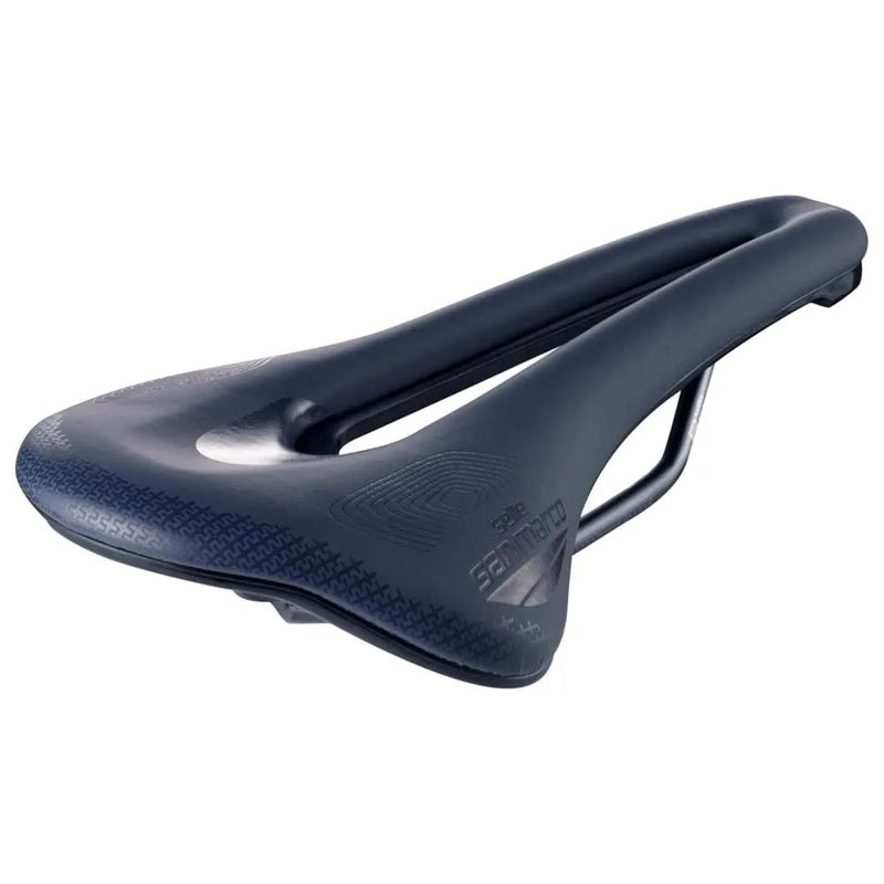 Selim ShortFit 2.0 Supercomfort Open-Fit Racing Wide - Mercado de Luxo - O Maior E-Commerce de Bens, Produtos e Serviços de Luxo do Brasil.