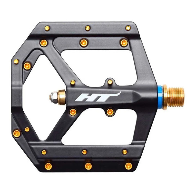 Pedais ME03T - Mercado de Luxo - O Maior E-Commerce de Bens, Produtos e Serviços de Luxo do Brasil.