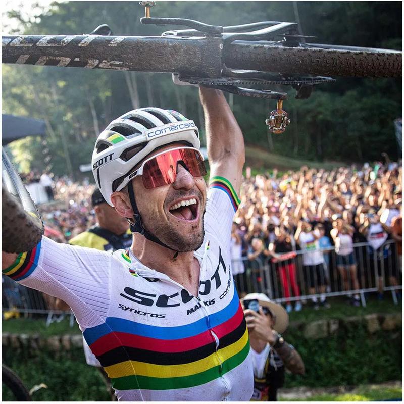 Pedais M2 Titanium - Mercado de Luxo - O Maior E-Commerce de Bens, Produtos e Serviços de Luxo do Brasil.