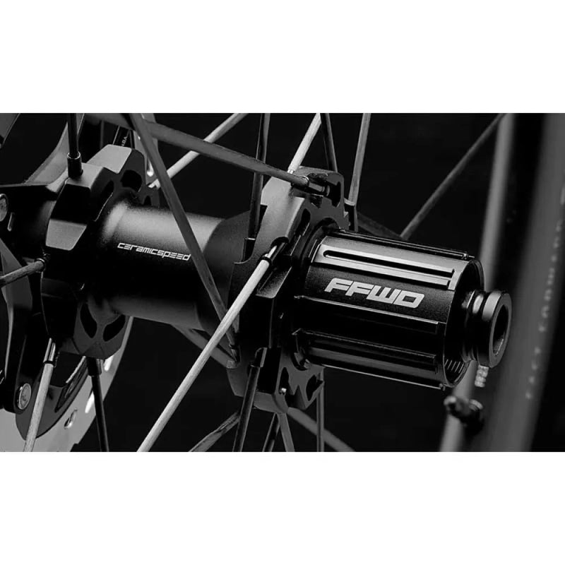 Conjunto de rodas de estrada Raw 44 Disc Tubeless - Mercado de Luxo - O Maior E-Commerce de Bens, Produtos e Serviços de Luxo do Brasil.