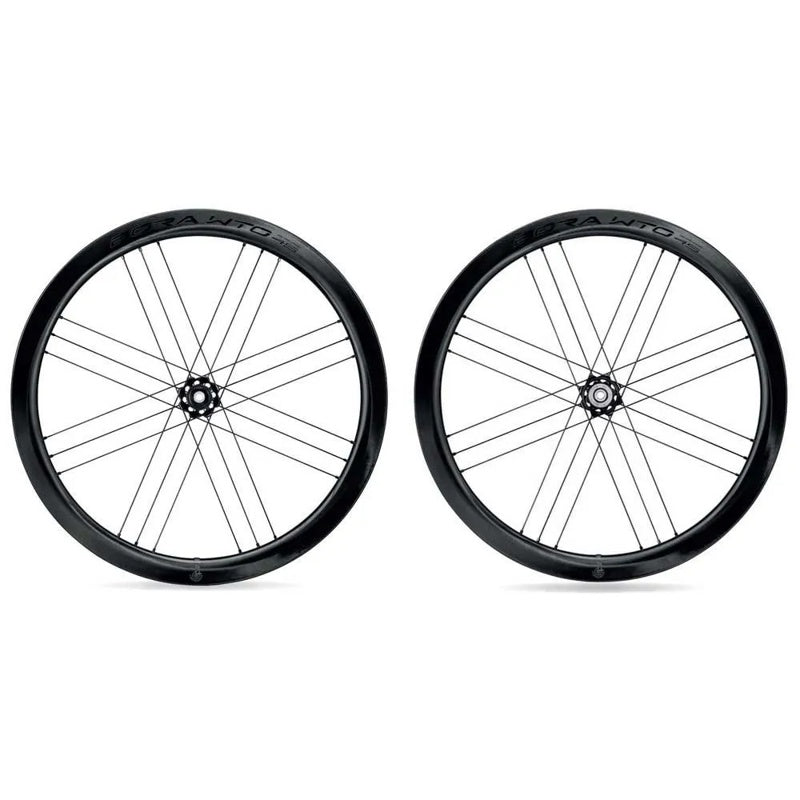 Conjunto de rodas de estrada Bora WTO C23 45 Disc Tubeless 2-Way Fit™ - Mercado de Luxo - O Maior E-Commerce de Bens, Produtos e Serviços de Luxo do Brasil.