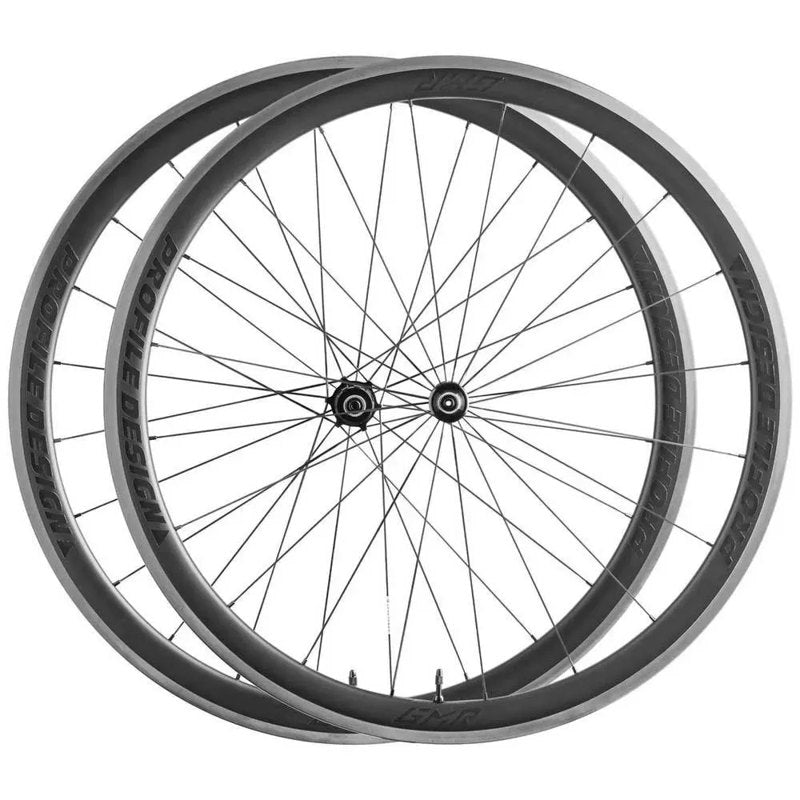 Conjunto de rodas de estrada GMR 38 Carbon Tubeless - Mercado de Luxo - O Maior E-Commerce de Bens, Produtos e Serviços de Luxo do Brasil.