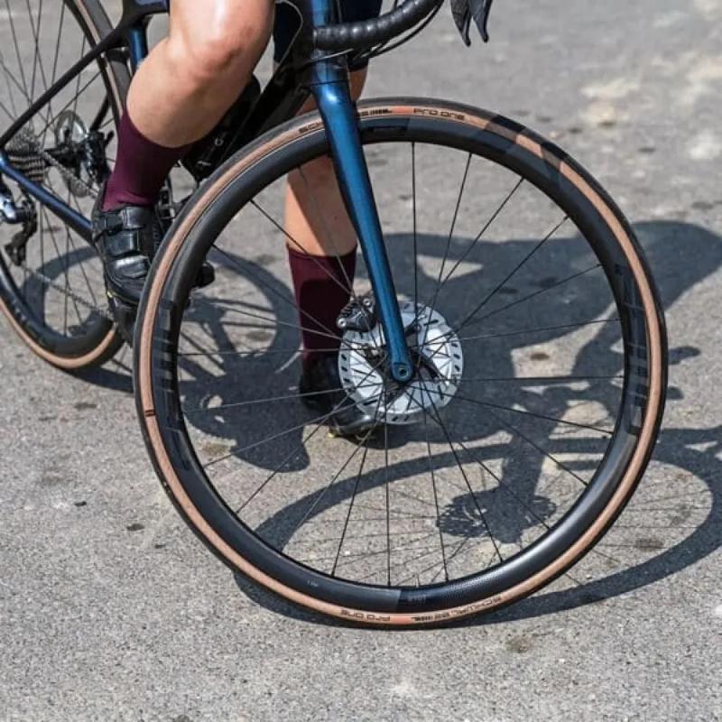 Conjunto de rodas de estrada Ryot 33 CL Disc Tubeless - Mercado de Luxo - O Maior E-Commerce de Bens, Produtos e Serviços de Luxo do Brasil.