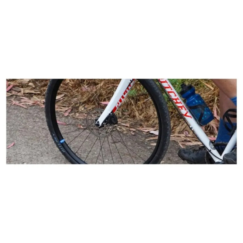 Roda traseira de estrada WCS Zeta GX CL Disc Tubeless - Mercado de Luxo - O Maior E-Commerce de Bens, Produtos e Serviços de Luxo do Brasil.