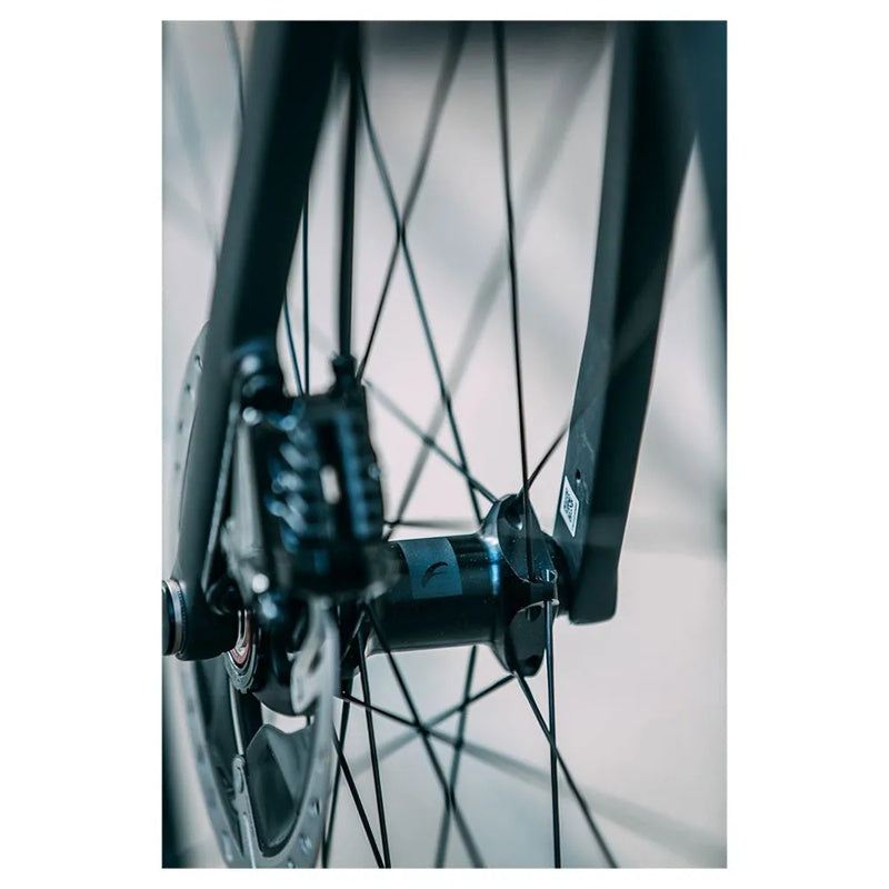 Conjunto de rodas de estrada Racing 4 DB Disc Tubeless 700C - Mercado de Luxo - O Maior E-Commerce de Bens, Produtos e Serviços de Luxo do Brasil.
