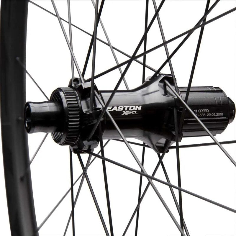 Roda traseira de estrada EA70 AX 700C Disc Tubeless - Mercado de Luxo - O Maior E-Commerce de Bens, Produtos e Serviços de Luxo do Brasil.