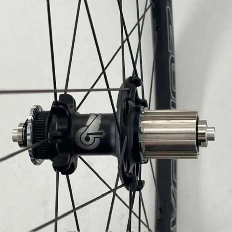 Roda traseira de estrada Zonda Disc QR AFS - Mercado de Luxo - O Maior E-Commerce de Bens, Produtos e Serviços de Luxo do Brasil.