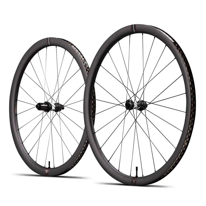 Conjunto de rodas de estrada 34/37 DT240 TA CL Disc Tubeless - Mercado de Luxo - O Maior E-Commerce de Bens, Produtos e Serviços de Luxo do Brasil.