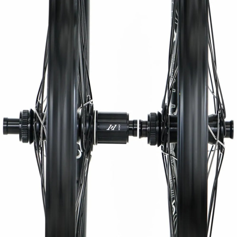 Conjunto de rodas de gravel GRCX Trail 101 CL Disc Tubeless - Mercado de Luxo - O Maior E-Commerce de Bens, Produtos e Serviços de Luxo do Brasil.