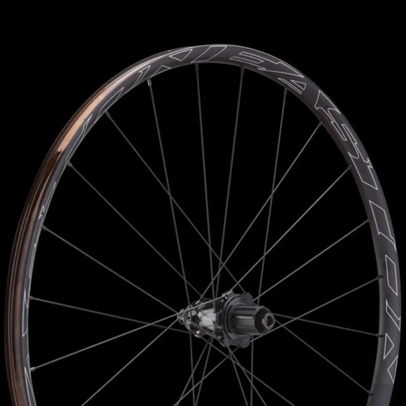 Roda traseira EA90 AX - Mercado de Luxo - O Maior E-Commerce de Bens, Produtos e Serviços de Luxo do Brasil.