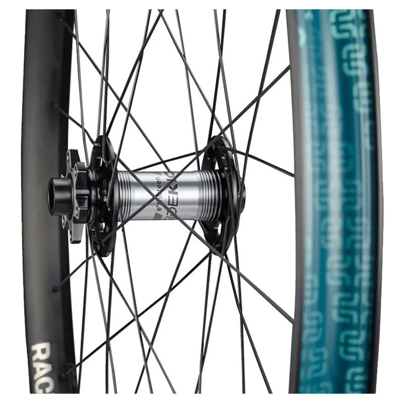 Roda dianteira de BTT Sylvan Sidekick/Race 29´´ Carbon AM Disc 6B - Mercado de Luxo - O Maior E-Commerce de Bens, Produtos e Serviços de Luxo do Brasil.