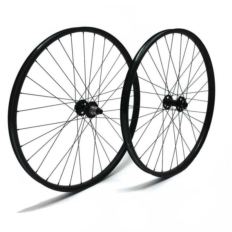 Conjunto de rodas MTB E30 Boost Tubeless Disc 29´´ - Mercado de Luxo - O Maior E-Commerce de Bens, Produtos e Serviços de Luxo do Brasil.