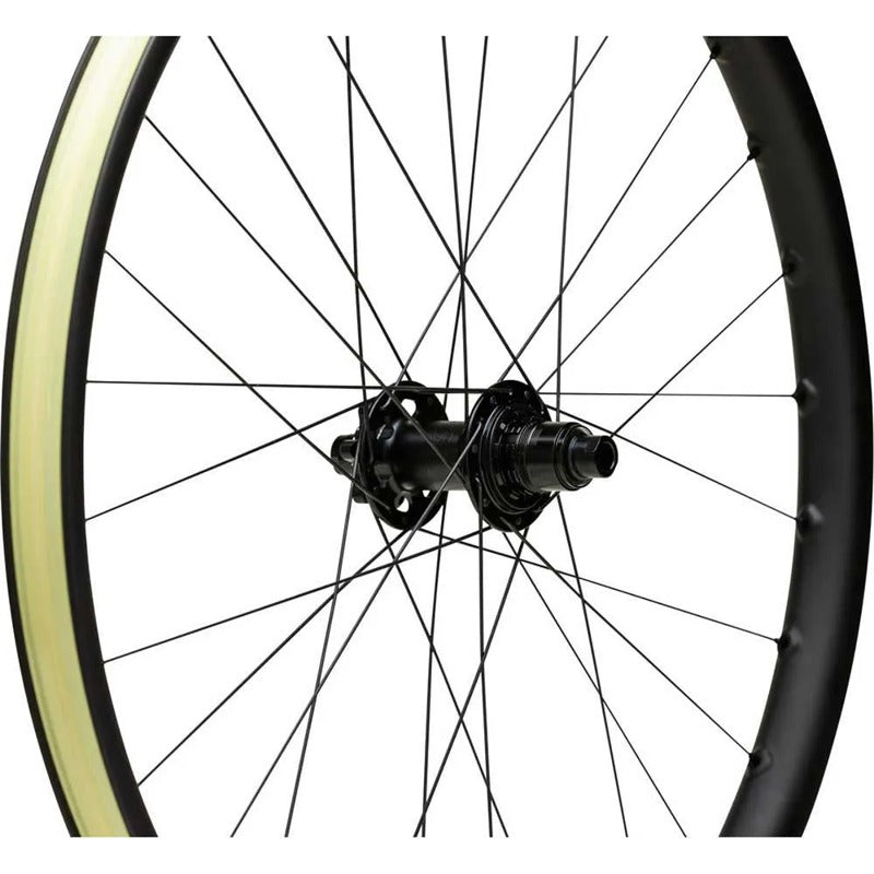 Roda traseira de MTB CZR i30 27.5´´ Disc Tubeless - Mercado de Luxo - O Maior E-Commerce de Bens, Produtos e Serviços de Luxo do Brasil.