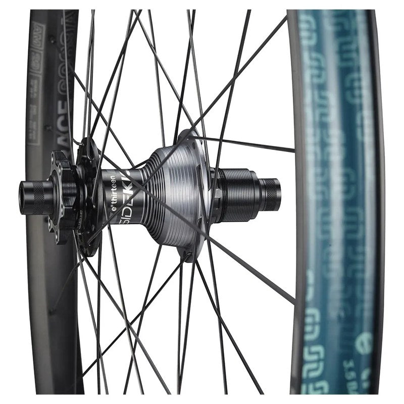 Roda traseira de MTB Sylvan Sidekick/Race 29´´ AM Disc 6B - Mercado de Luxo - O Maior E-Commerce de Bens, Produtos e Serviços de Luxo do Brasil.