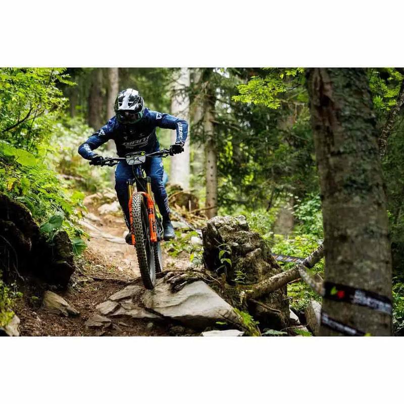 Roda dianteira de BTT TRA 29´´ Boost 6B Disc Tubeless Hookless - Mercado de Luxo - O Maior E-Commerce de Bens, Produtos e Serviços de Luxo do Brasil.