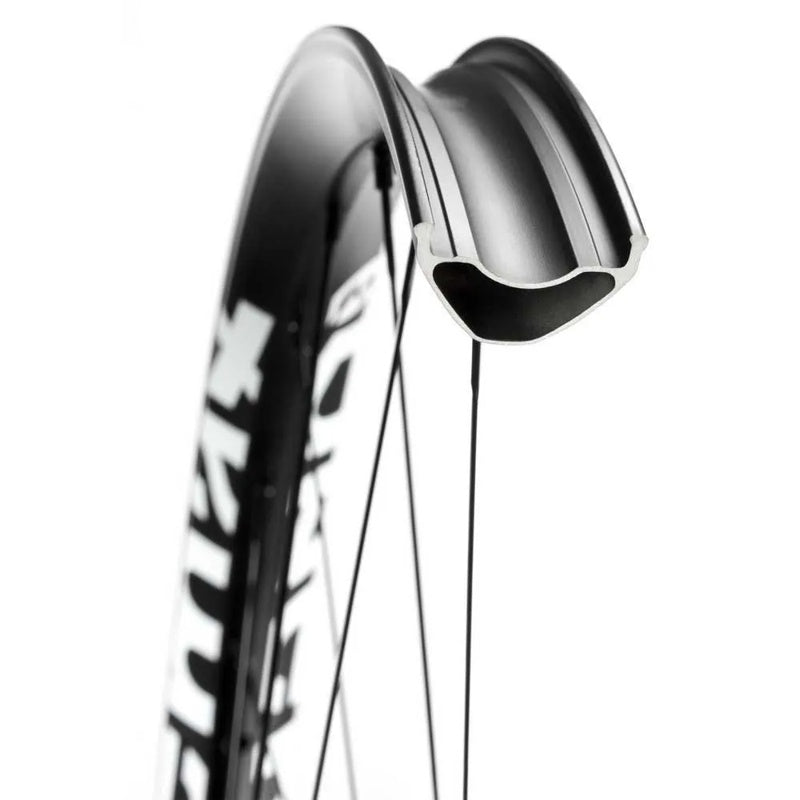 Roda traseira de MTB E-Deemax 27.5´´ Boost 6B Disc Tubeless - Mercado de Luxo - O Maior E-Commerce de Bens, Produtos e Serviços de Luxo do Brasil.