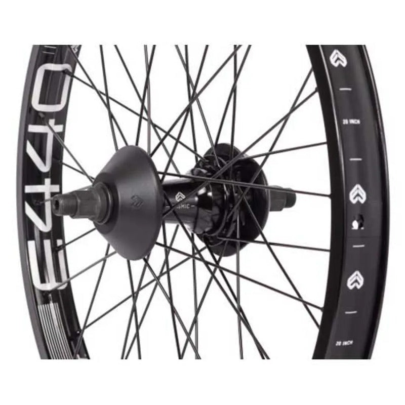 Roda traseira E440 LSD 20´´ - Mercado de Luxo - O Maior E-Commerce de Bens, Produtos e Serviços de Luxo do Brasil.