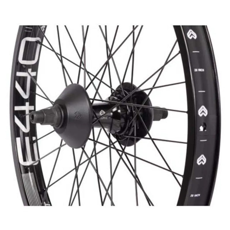 Roda traseira E440 RSD 20´´ - Mercado de Luxo - O Maior E-Commerce de Bens, Produtos e Serviços de Luxo do Brasil.