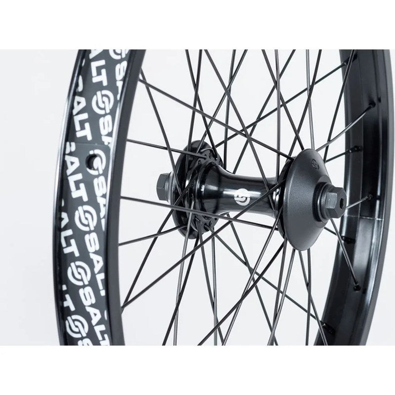 Roda dianteira Summit 18´´ 28H - Mercado de Luxo - O Maior E-Commerce de Bens, Produtos e Serviços de Luxo do Brasil.