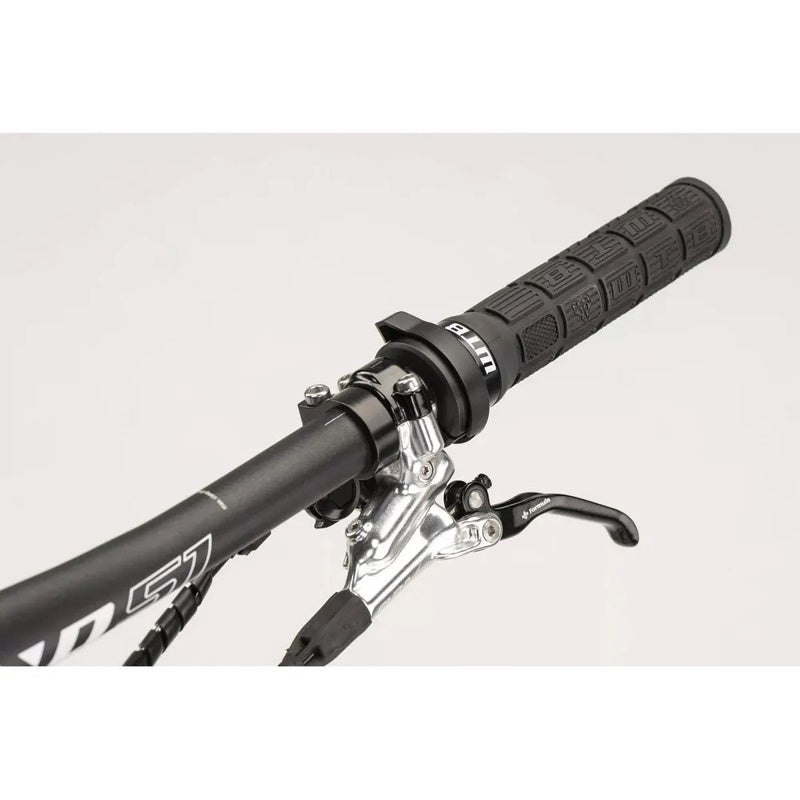 Bicicleta elétrica de MTB Path Riot CF/CF Advanced 29´´ Deore 2023 - Mercado de Luxo - O Maior E-Commerce de Bens, Produtos e Serviços de Luxo do Brasil.