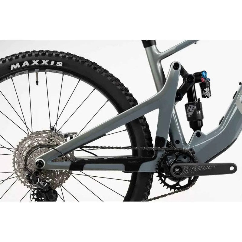 Bicicleta elétrica de MTB Path Riot CF/CF Advanced 29´´ Deore 2023 - Mercado de Luxo - O Maior E-Commerce de Bens, Produtos e Serviços de Luxo do Brasil.