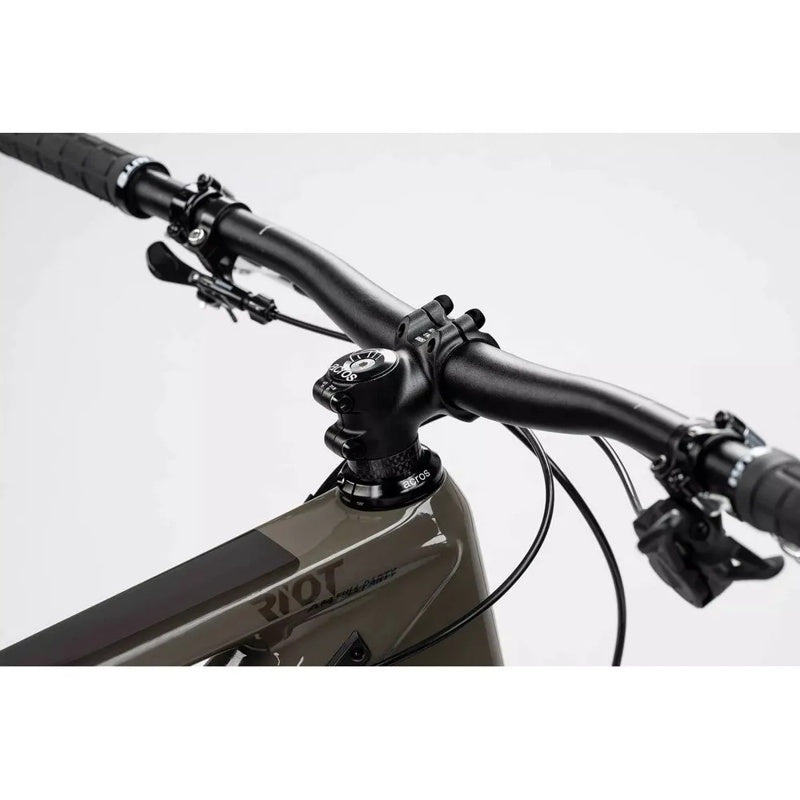 Bicicleta de MTB Riot AM CF/CF 160/140 Full Party 29´´ XT 2023 - Mercado de Luxo - O Maior E-Commerce de Bens, Produtos e Serviços de Luxo do Brasil.
