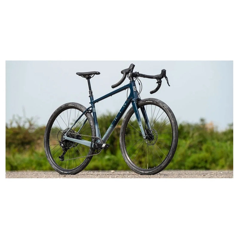 Bicicleta de gravel Headlands 2 700C 2024 - Mercado de Luxo - O Maior E-Commerce de Bens, Produtos e Serviços de Luxo do Brasil.