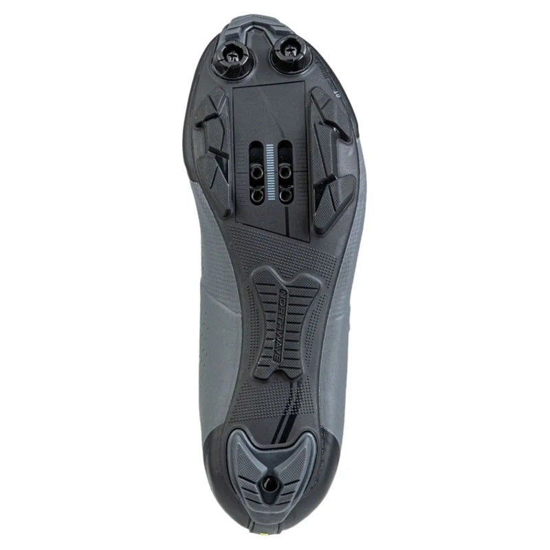 Sapatilhas MTB Razer - Mercado de Luxo - O Maior E-Commerce de Bens, Produtos e Serviços de Luxo do Brasil.