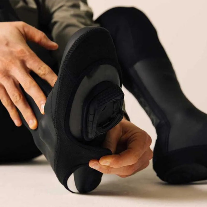 Capas sapatos - Mercado de Luxo - O Maior E-Commerce de Bens, Produtos e Serviços de Luxo do Brasil.