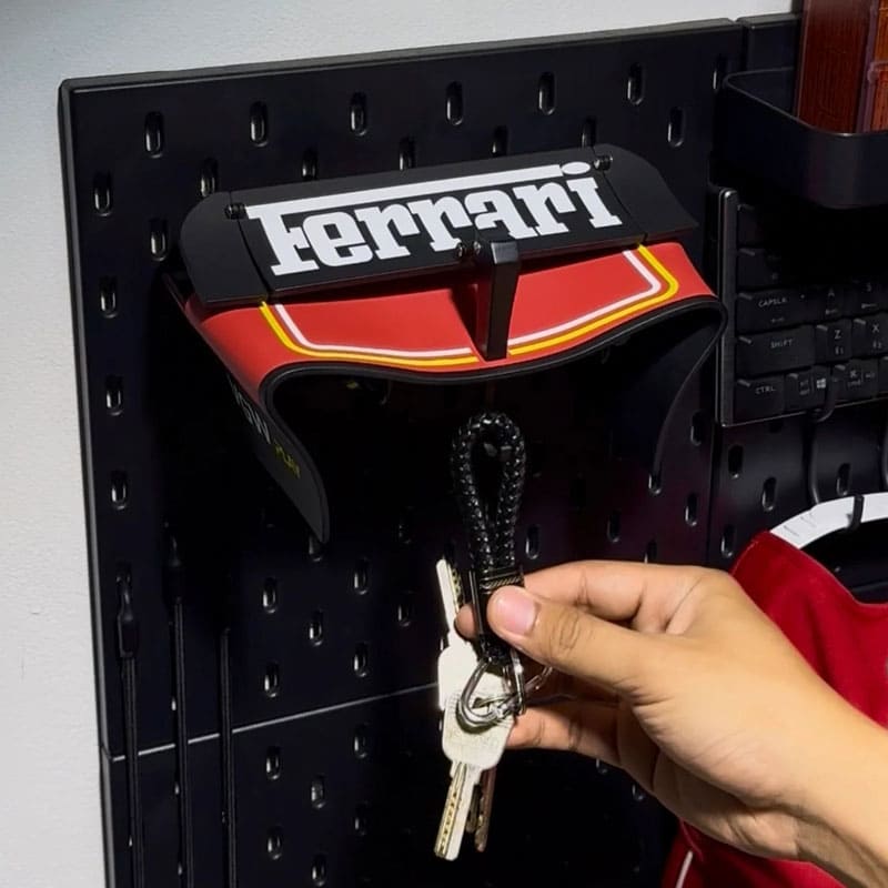 Porta Chave - Red Bull - Mercado de Luxo - O Maior E-Commerce de Bens, Produtos e Serviços de Luxo do Brasil.