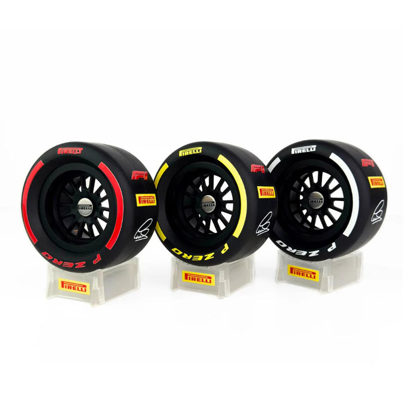 Mini Pneu Pirelli F1 Lewis Hamilton - Hard - Mercado de Luxo - O Maior E-Commerce de Bens, Produtos e Serviços de Luxo do Brasil.