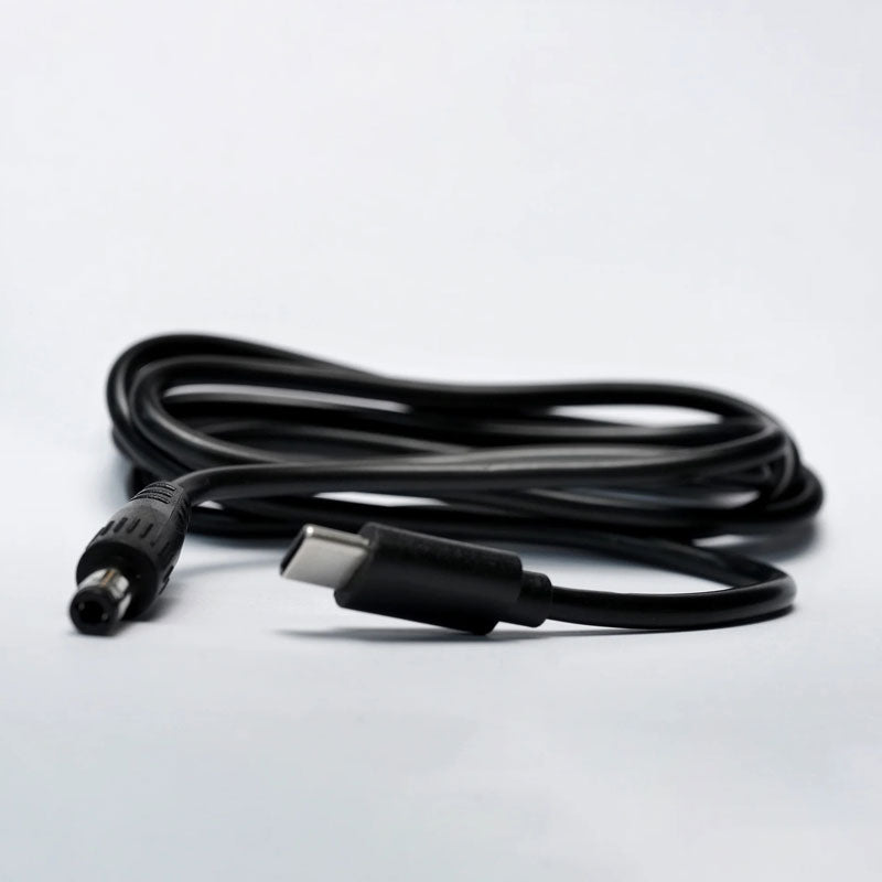 Cabo USB-C para Túnel de Vento Windsible - 12V 2A - Mercado de Luxo - O Maior E-Commerce de Bens, Produtos e Serviços de Luxo do Brasil.