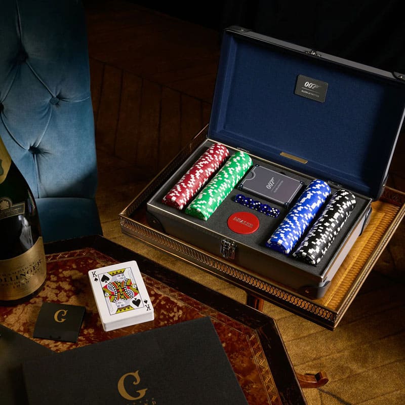 Jogo de Poker James Bond 007 Official by Globe-Trotter - Mercado de Luxo - O Maior E-Commerce de Bens, Produtos e Serviços de Luxo do Brasil.