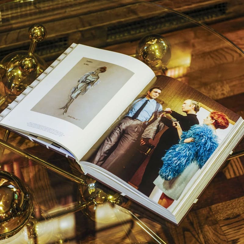 Livro o Style de James Bond 007 by Assouline - Mercado de Luxo - O Maior E-Commerce de Bens, Produtos e Serviços de Luxo do Brasil.