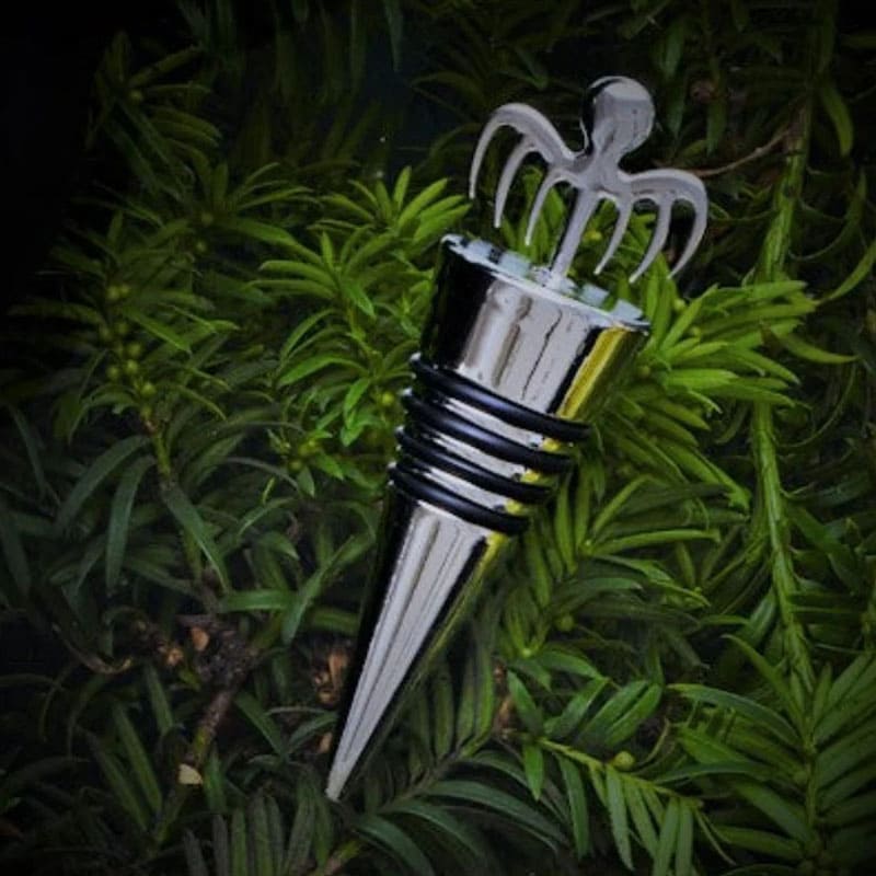 Rolha de Vinho Logo Spectre James Bond 007 - Mercado de Luxo - O Maior E-Commerce de Bens, Produtos e Serviços de Luxo do Brasil.